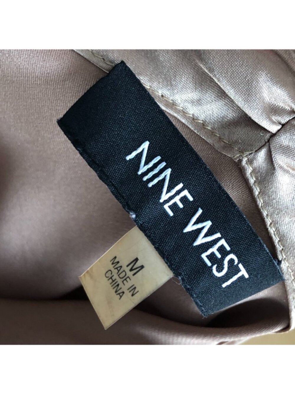 Nine West Silky Blouse Womens size M Nude Gold Sleeveless V Tie Neck Office NEW - Picture 3 of 5